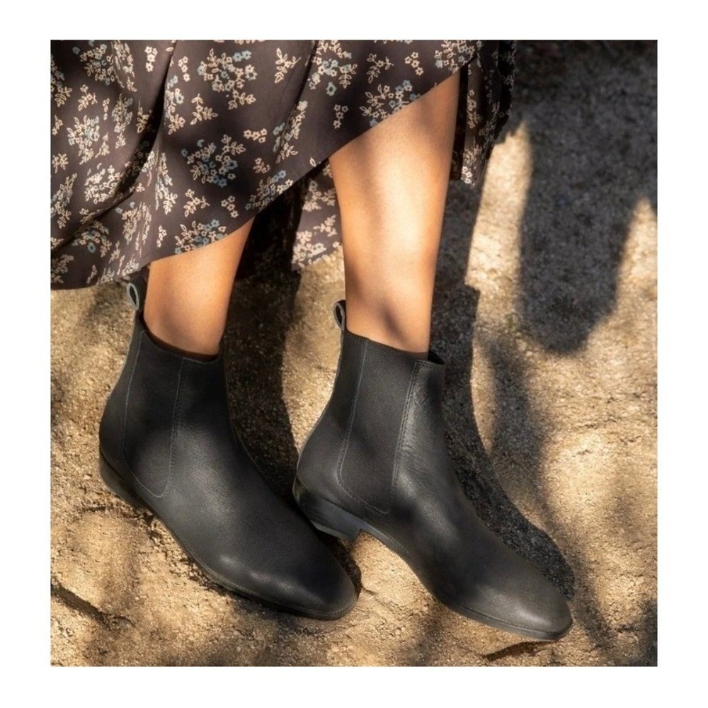 Christy Dawn Chelsea Boots Noir Black Leather Size 8 with Dust Bag